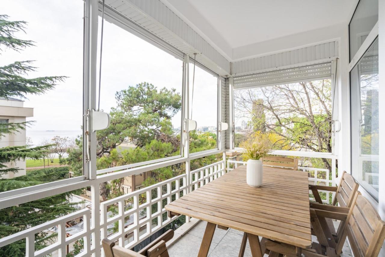 Ferienwohnung Spacious Flat Near Caddebostan Coast Istanbul Exterior foto