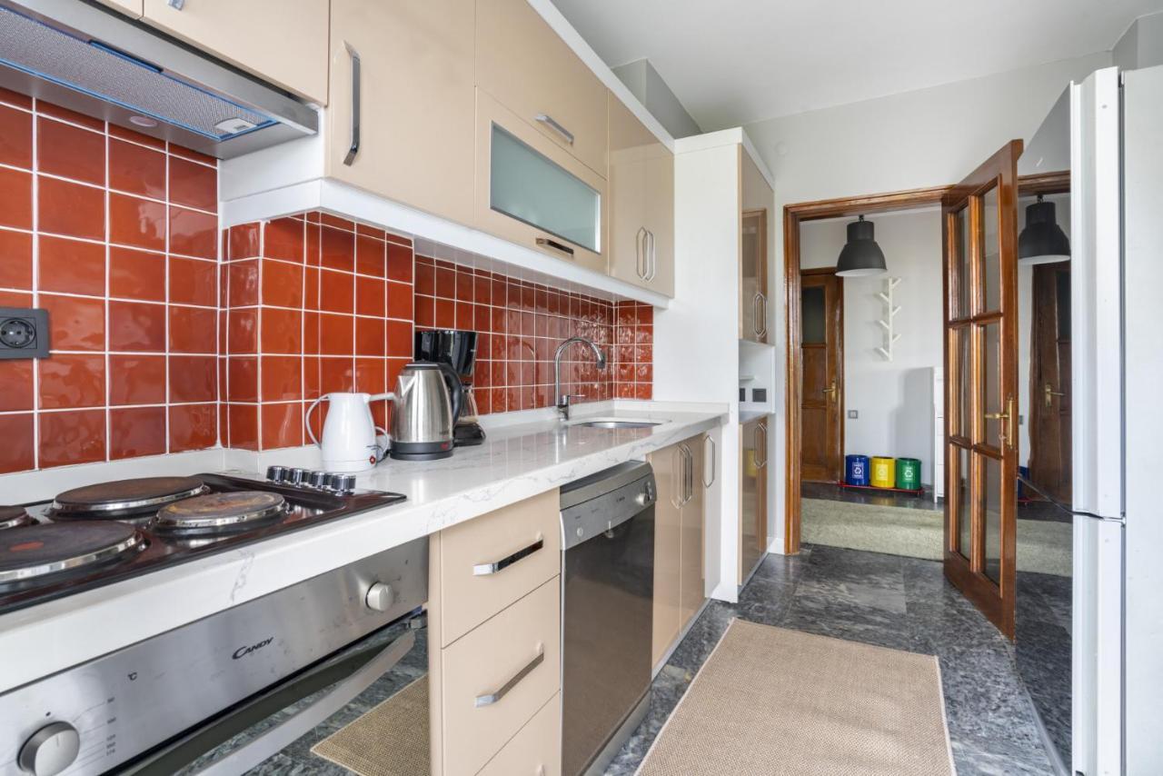 Ferienwohnung Spacious Flat Near Caddebostan Coast Istanbul Exterior foto